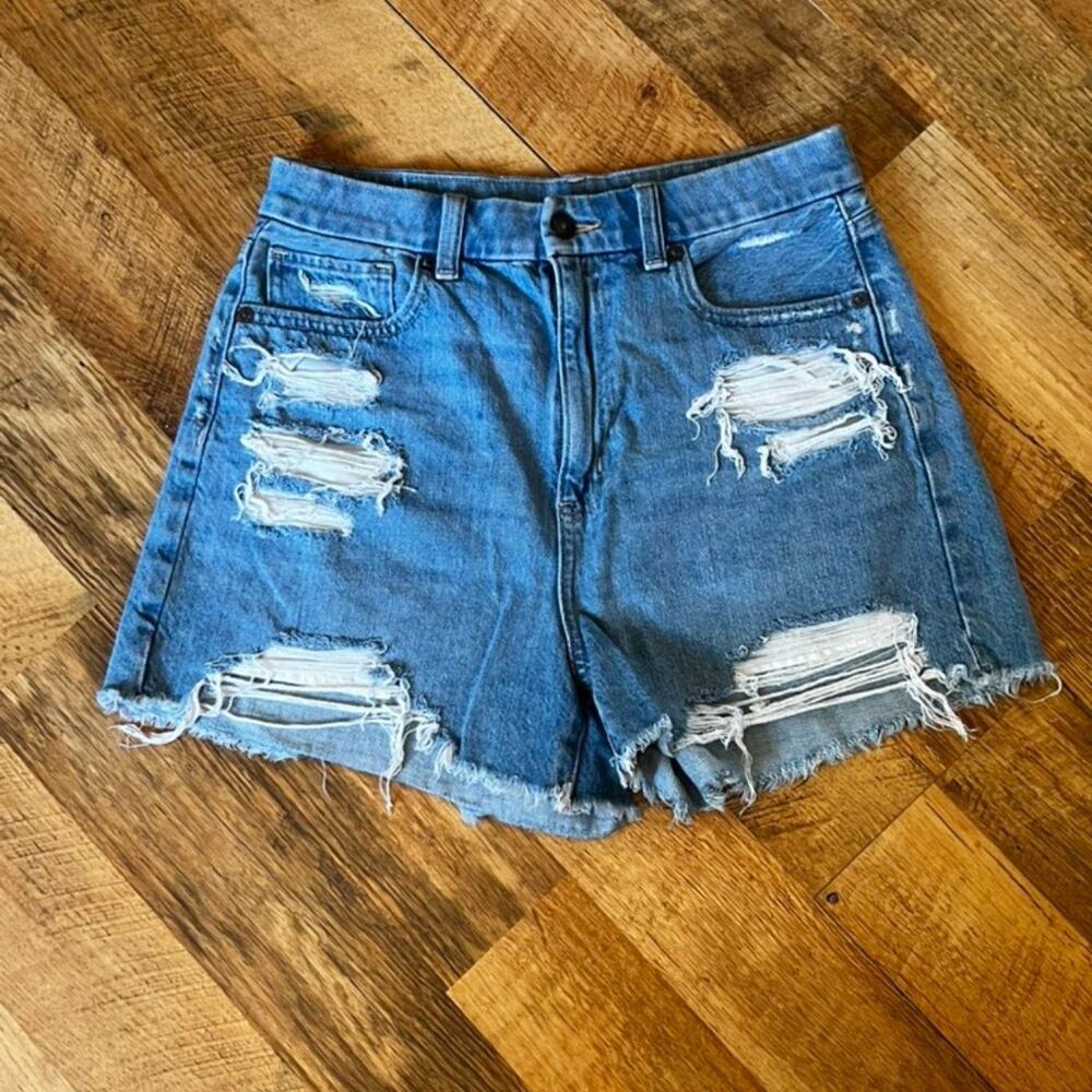 American eagle baggy distressed denim shorts